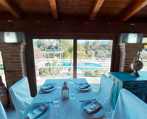 Vista Piscina da Sala Interna - Villa Pia - Ristorante B&B - Uta Cagliari Sardegna